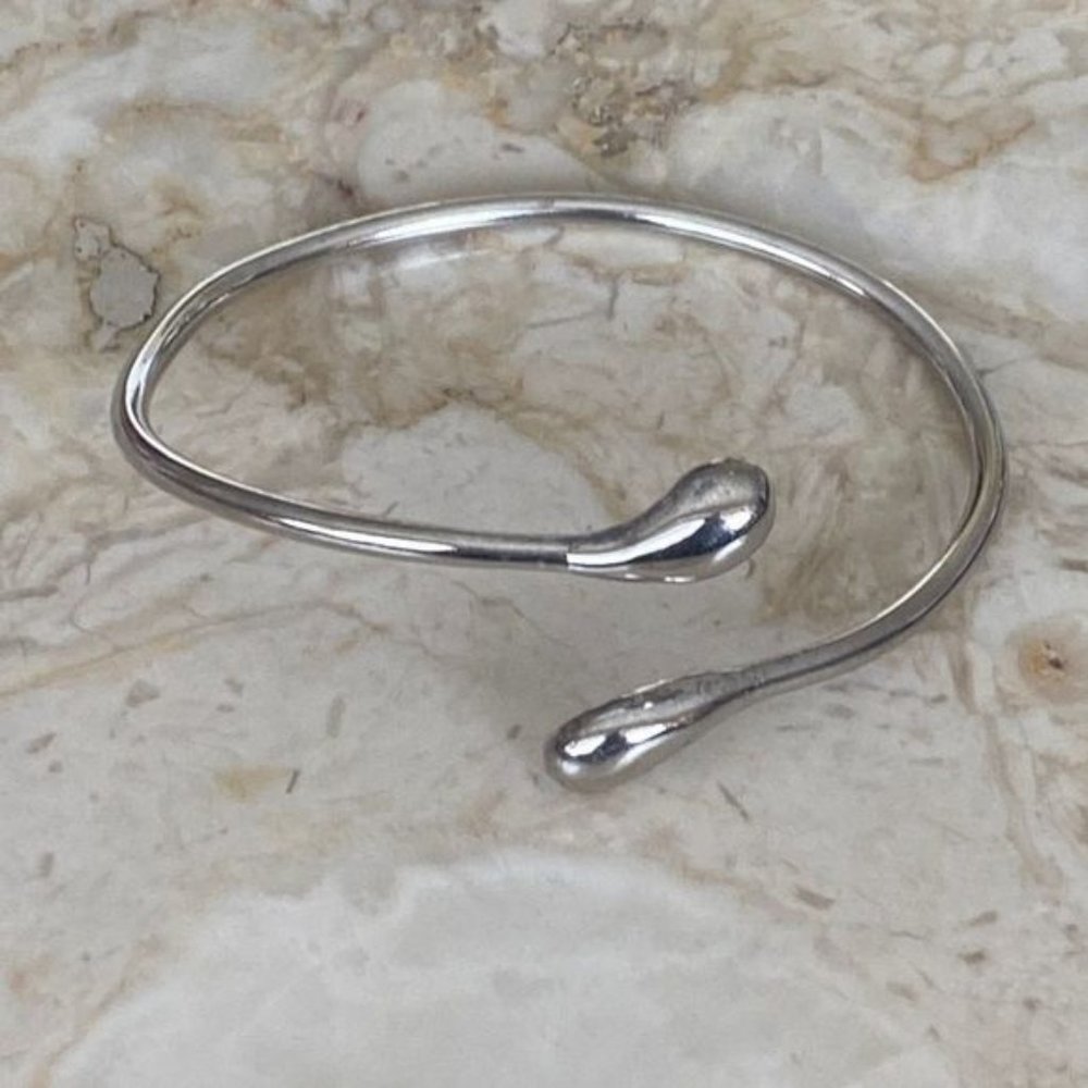 924?Sterling Silver Solid Teardrop Bypass Bracelet